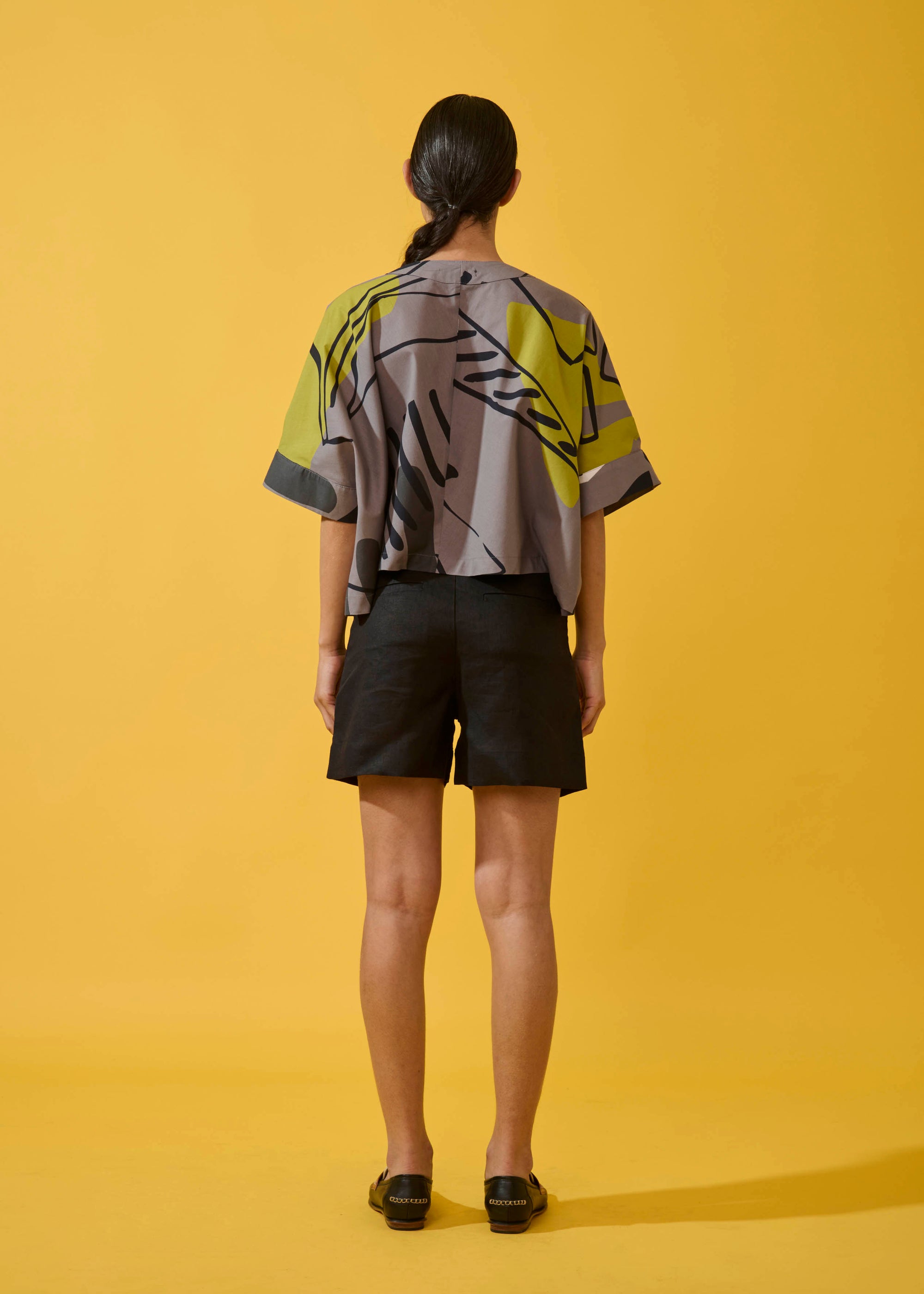 Shorts Evasê Linho Liso