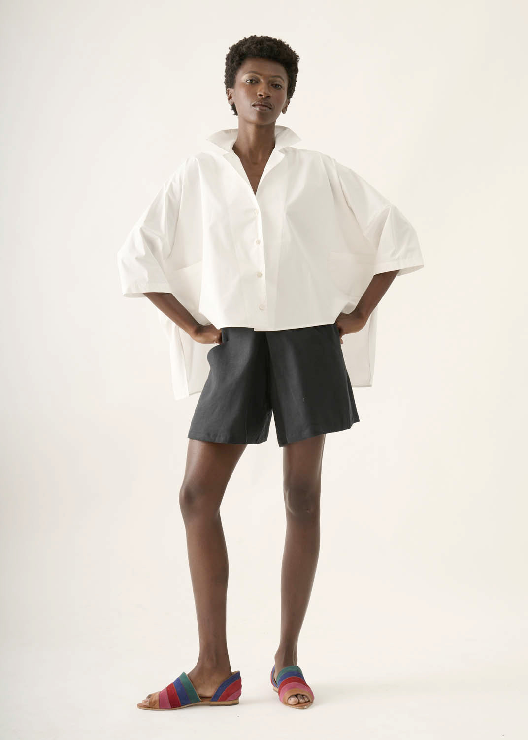 Shorts Triângulo Linho Liso