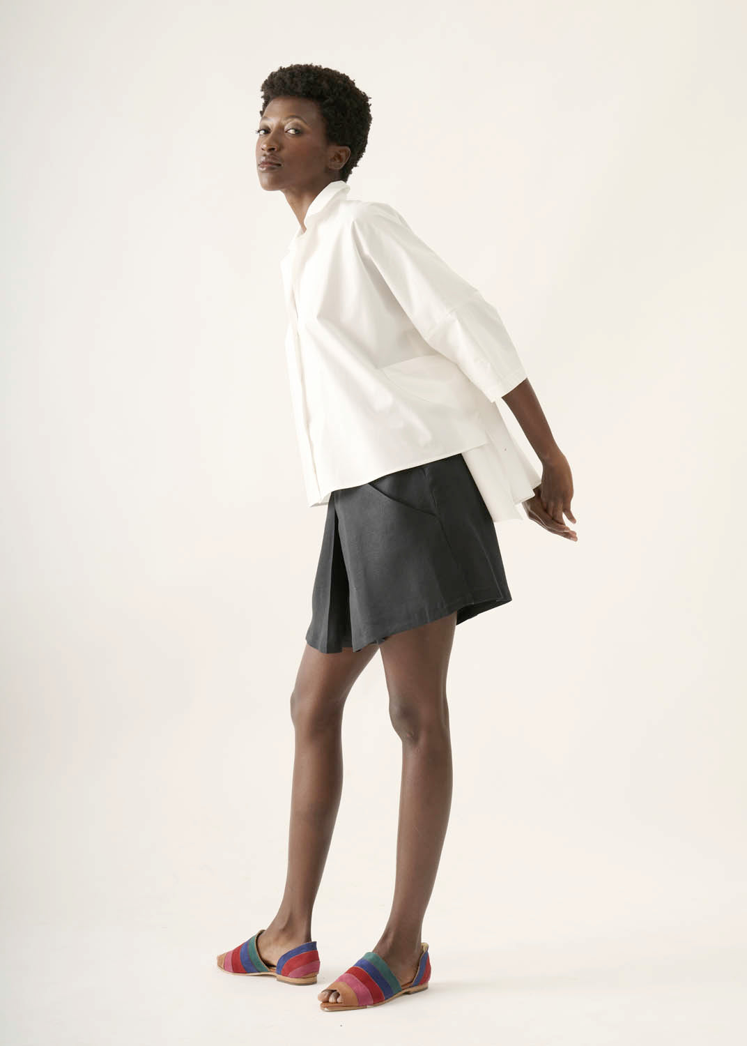 Shorts Triângulo Linho Liso