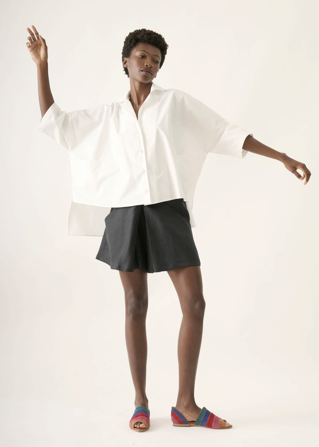 Shorts Triângulo Linho Liso